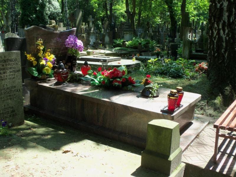 Zdjęcie grobu August Okoń (1)