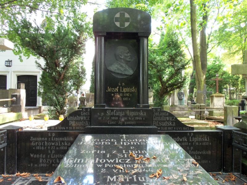 Zdjęcie grobu Maureen Piłsudski (2)