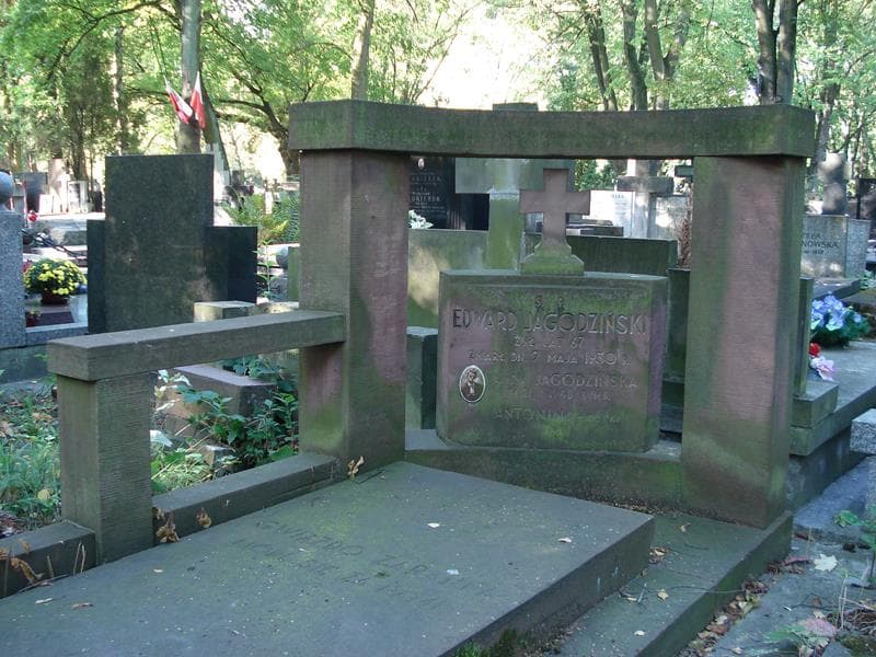 Zdjęcie grobu Edward Jagodziński (2)