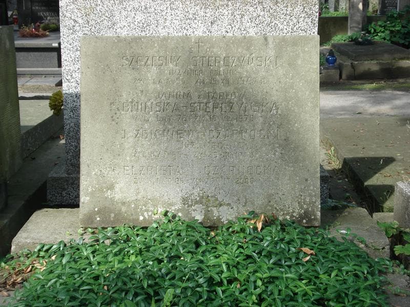 Zdjęcie grobu Szczęsny Stępczyński (2)