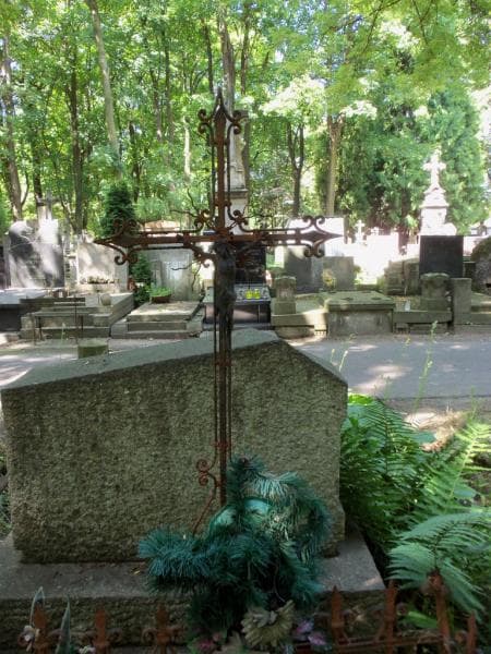 Zdjęcie grobu Anonim (2)