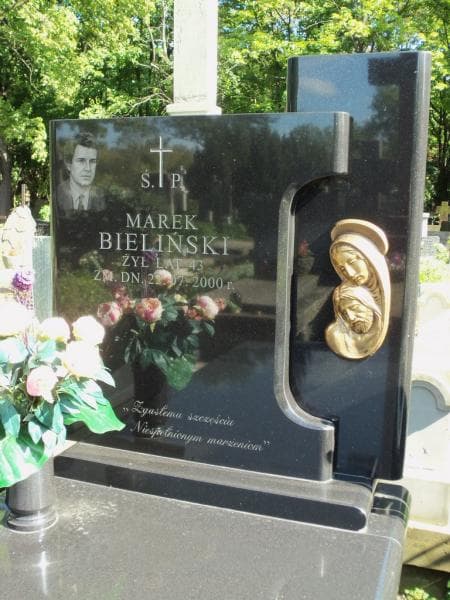 Zdjęcie grobu Marek Bieliński (2)