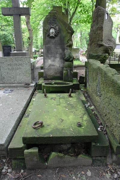 Zdjęcie grobu Loluś Lewiński (1)