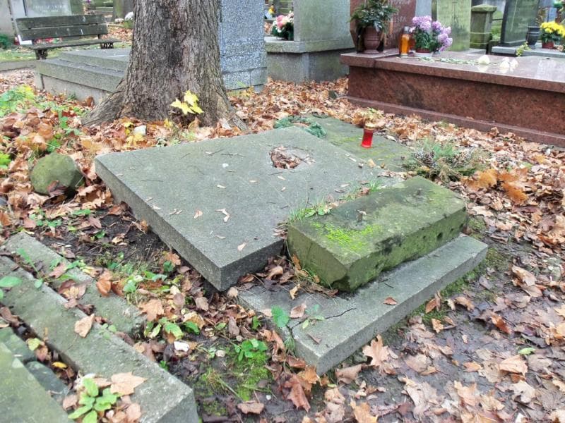 Zdjęcie grobu Anonim (1)