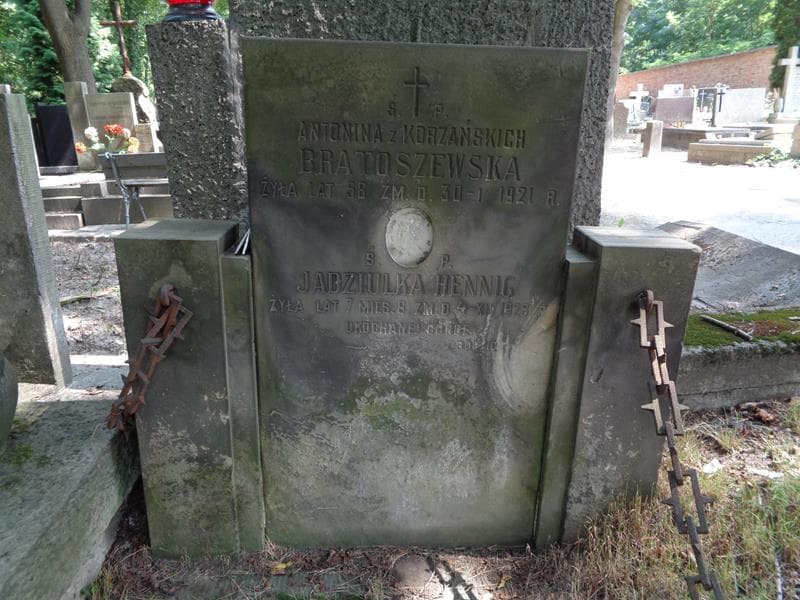 Zdjęcie grobu Jadziulka Hennicn (2)
