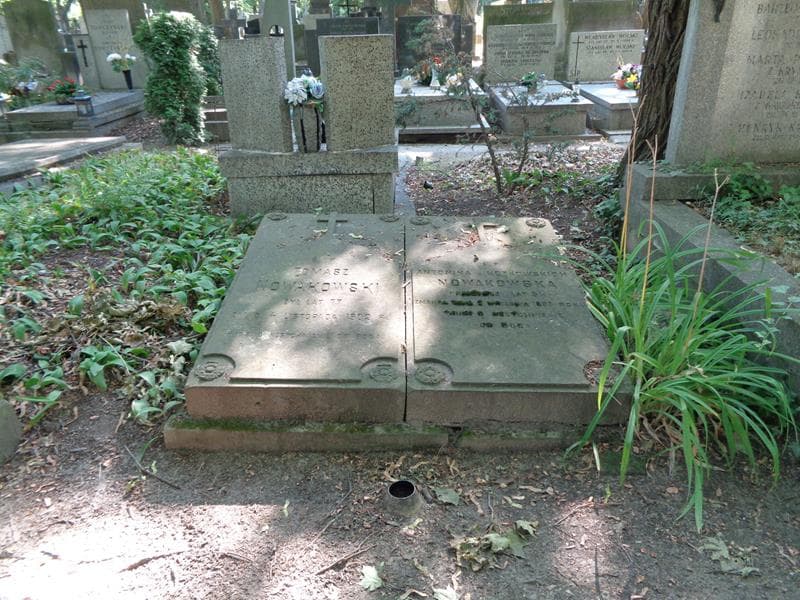 Zdjęcie grobu Tomasz Nowakowski (1)