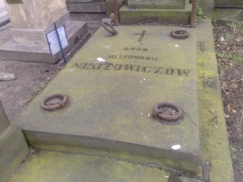 Zdjęcie grobu Marja Nikitowicz (2)