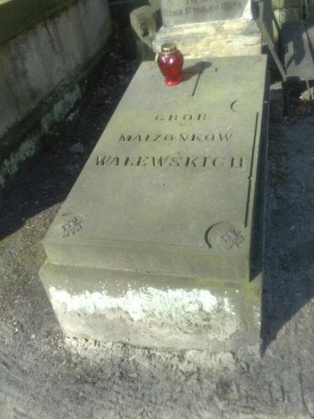 Zdjęcie grobu Antoni Walewski (2)