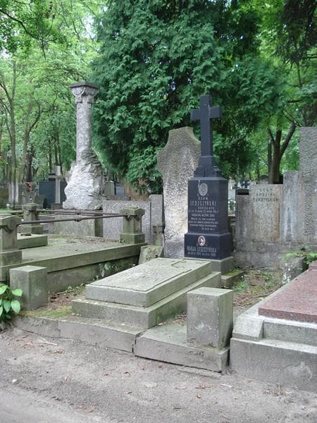 Zdjęcie grobu Adam Leszczyński (1)