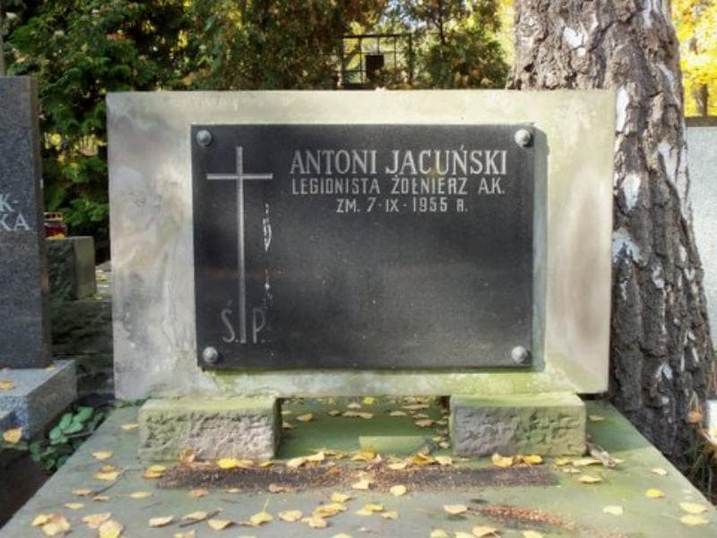 Zdjęcie grobu Antoni Jacuński (2)