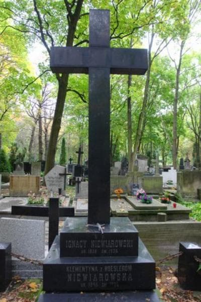 Zdjęcie grobu Witold Niewiarowski (2)