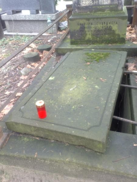 Zdjęcie grobu Konstanty Piotrowski (2)