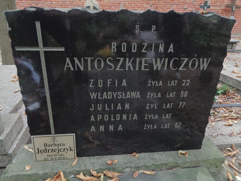 Zdjęcie grobu Zofia Antoszkiewicz (2)