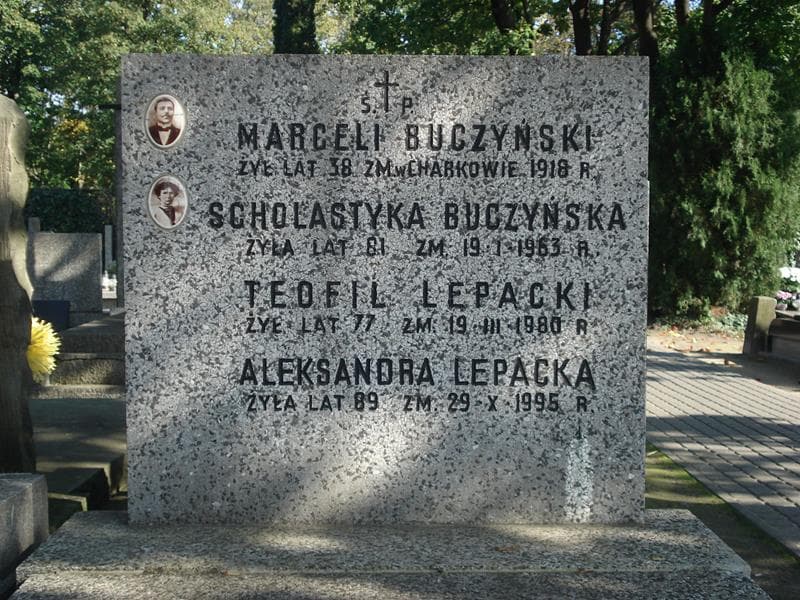Zdjęcie grobu Marceli Buczyński (2)