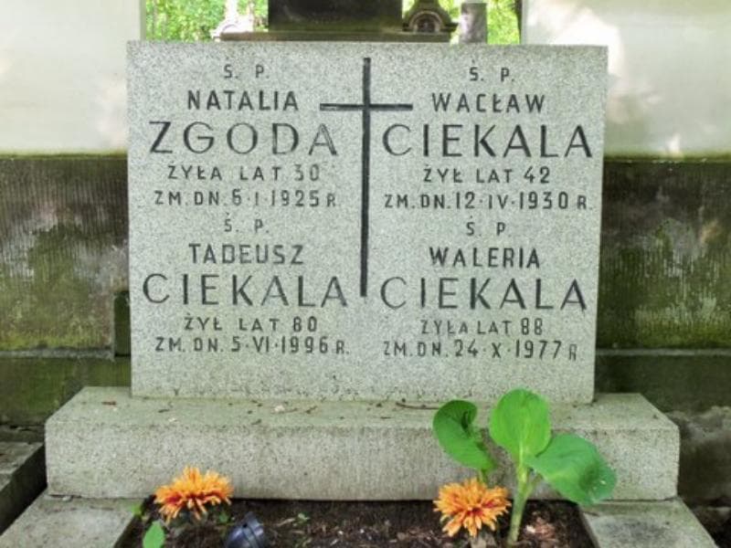 Zdjęcie grobu Waleria Ciekala (2)