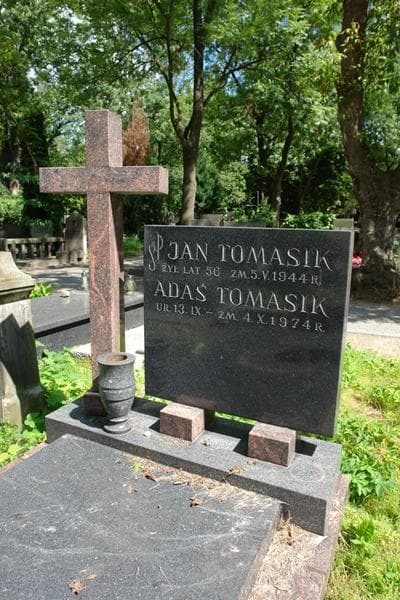 Zdjęcie grobu Adaś Tomasik (2)