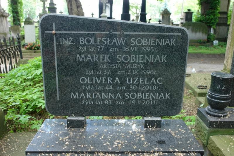 Zdjęcie grobu Olivera Uzelac (2)