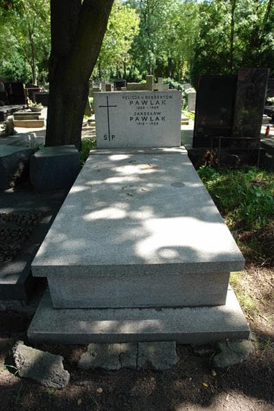 Zdjęcie grobu Jarosław Pawlak (1)