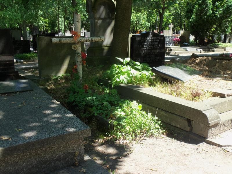 Zdjęcie grobu Anonim (1)