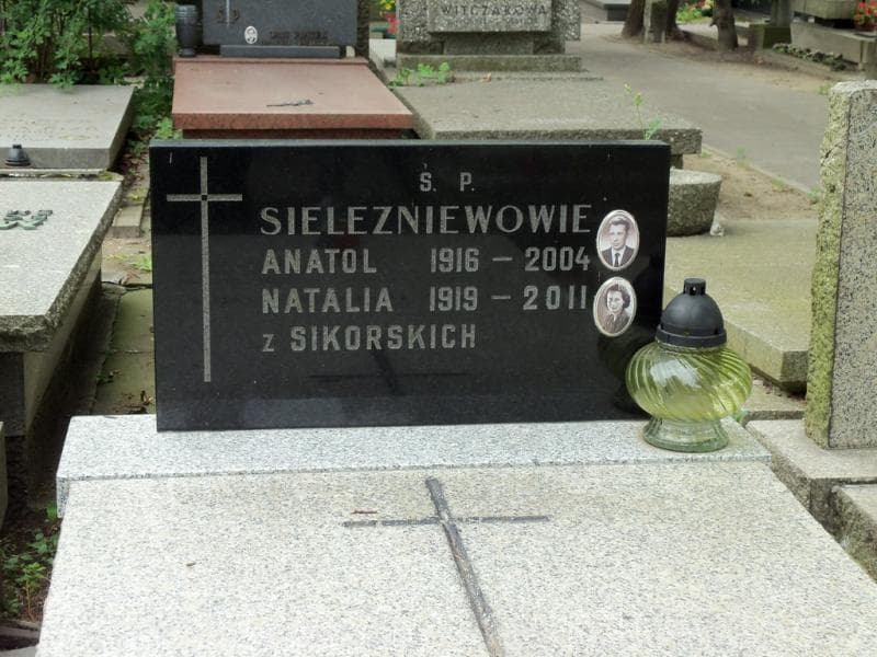 Zdjęcie grobu Anatol Sielezniew (2)