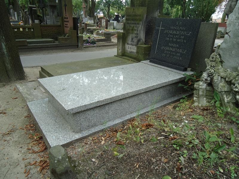 Zdjęcie grobu Maria Jasiukiewicz (1)