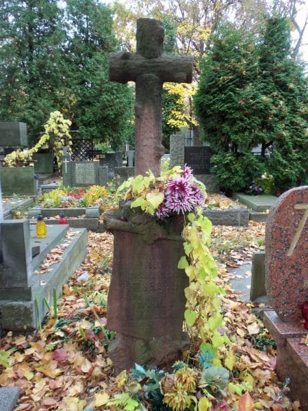 Zdjęcie grobu Eugenja Piwarska (2)