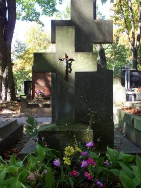 Zdjęcie grobu Stanisława Walewska (2)