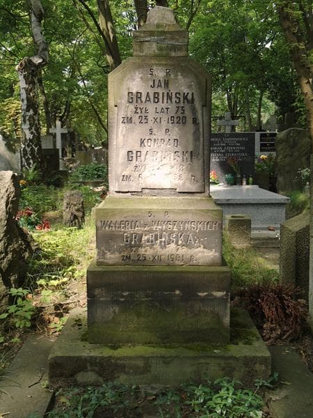 Zdjęcie grobu Konrad Grabiński (2)