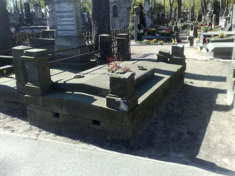 Zdjęcie grobu Miklaszewscy (1)