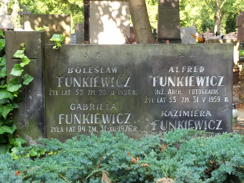 Zdjęcie grobu Kazimiera Funkiewicz (2)