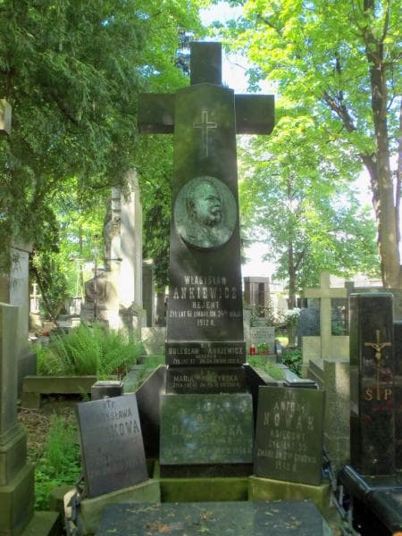 Zdjęcie grobu Władysława Nowakowa (2)