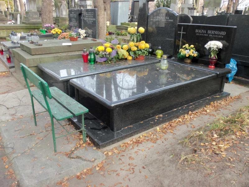 Zdjęcie grobu Bogna Bernhard (1)
