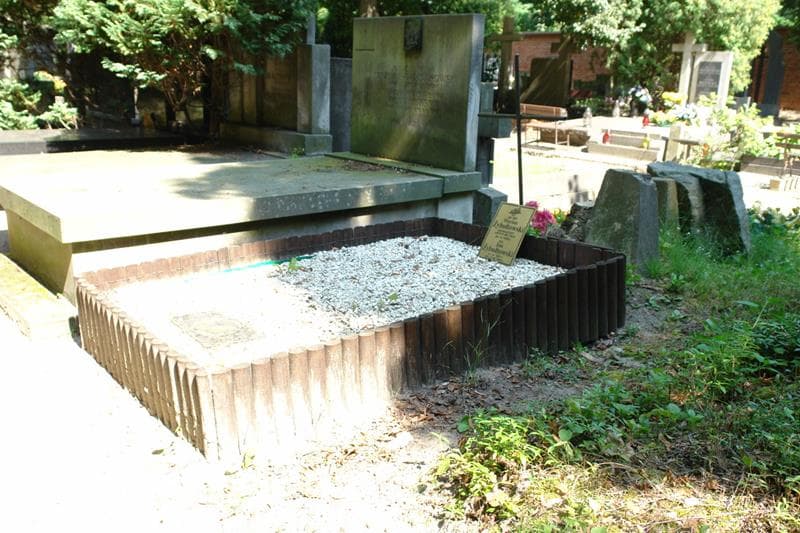 Zdjęcie grobu Marian Żybułtowski (1)