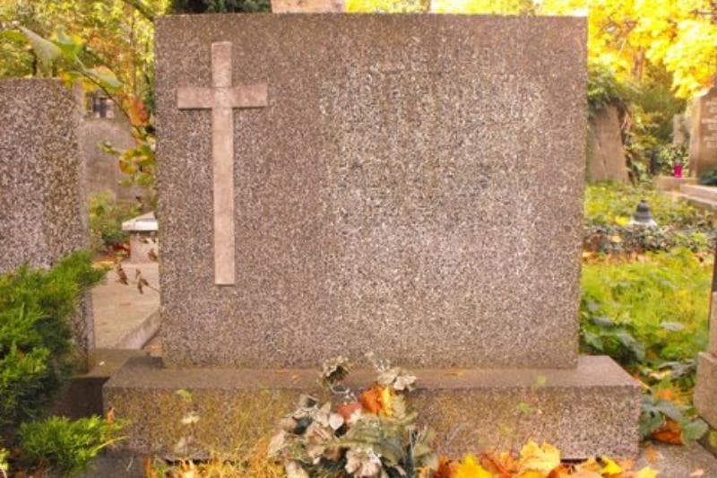 Zdjęcie grobu Maria Jurasow (2)