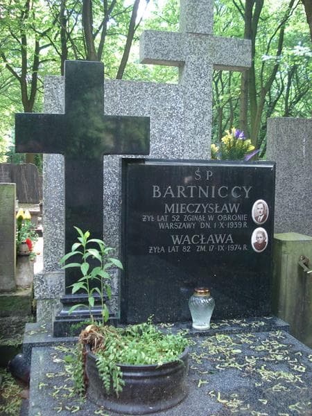 Zdjęcie grobu Wacława Bartnicka (1)