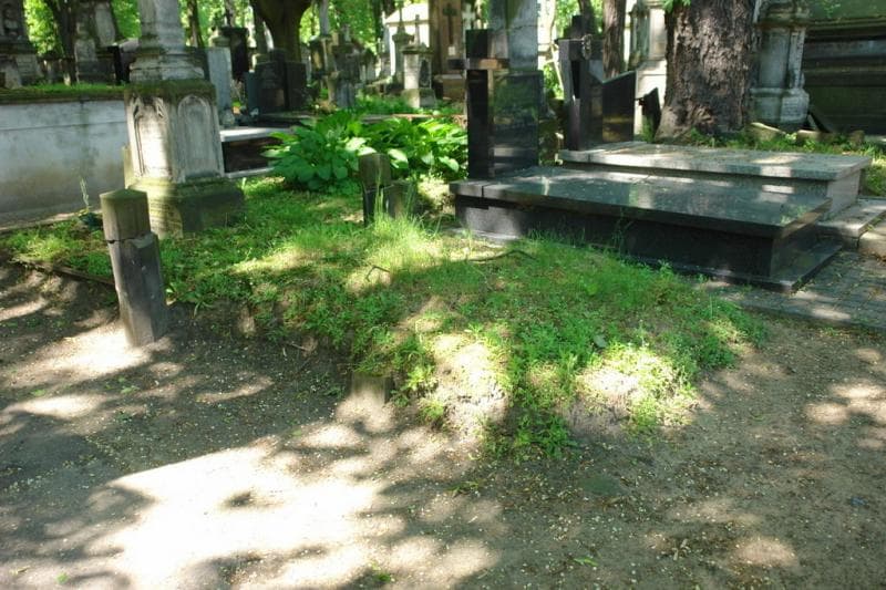 Zdjęcie grobu Anonim (2)