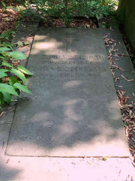 Zdjęcie grobu August Woyciechowski (2)