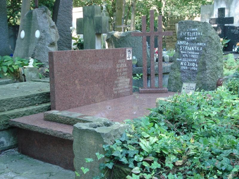 Zdjęcie grobu Piotr Kozioł (1)