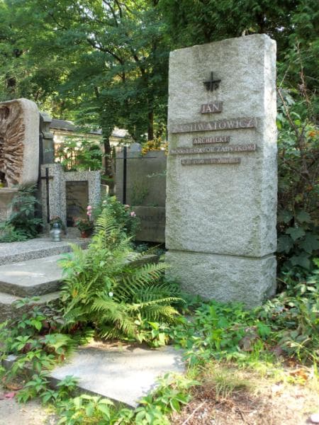 Zdjęcie grobu Jan Zachwatowicz (1)