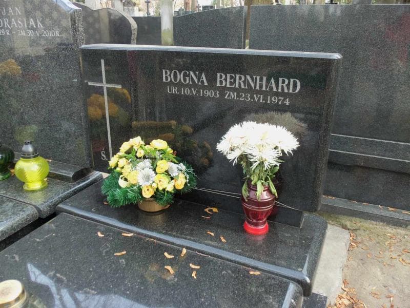 Zdjęcie grobu Bogna Bernhard (2)
