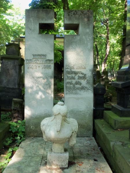 Zdjęcie grobu Miron Białoszewski (2)