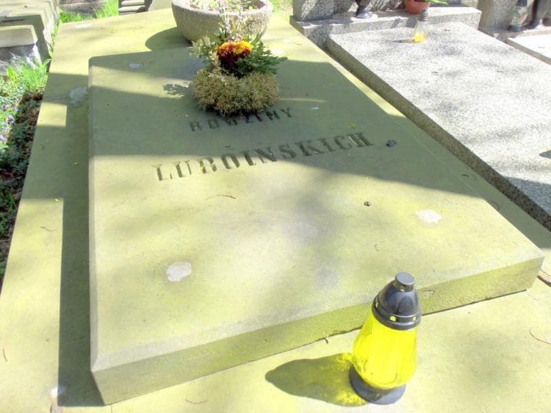 Zdjęcie grobu Luboińscy (2)