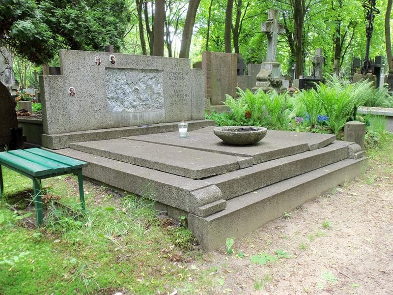 Zdjęcie grobu Jan Tyl (1)