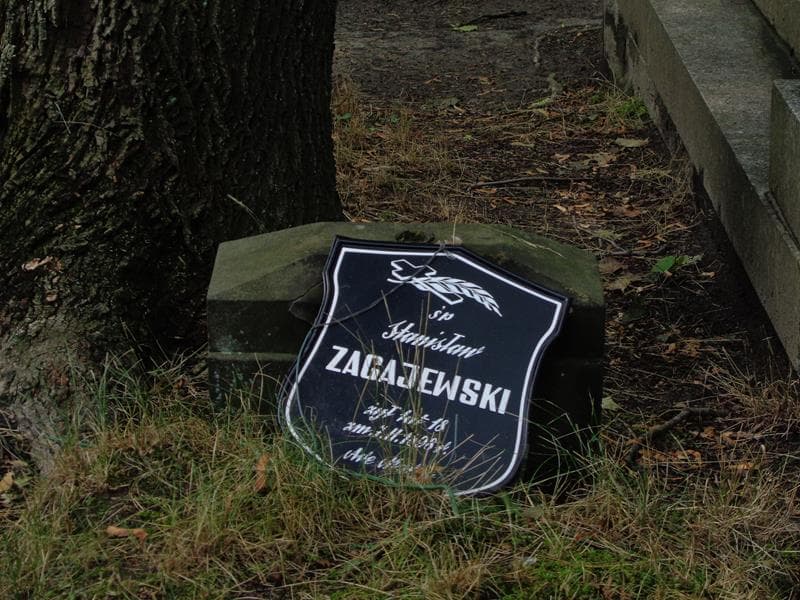 Zdjęcie grobu Anonim / Stanisław Zagajewski (2)