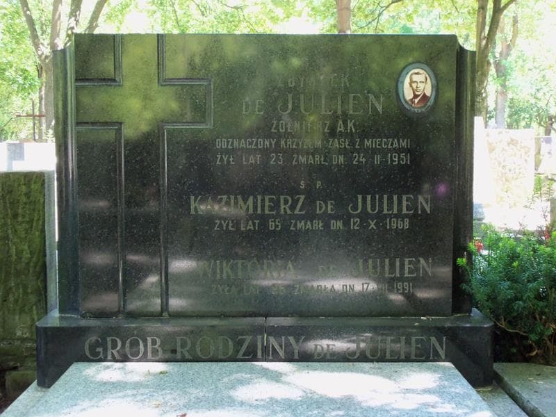 Zdjęcie grobu Kazimierz De Julien (2)