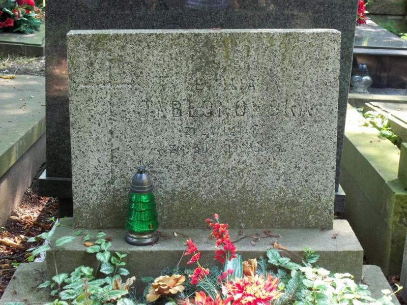 Zdjęcie grobu Emilia Jabłonowska (2)