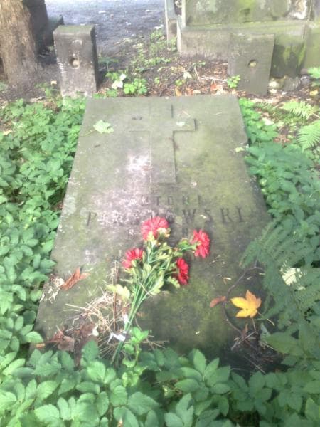 Zdjęcie grobu Antoni Piasrowski (1)