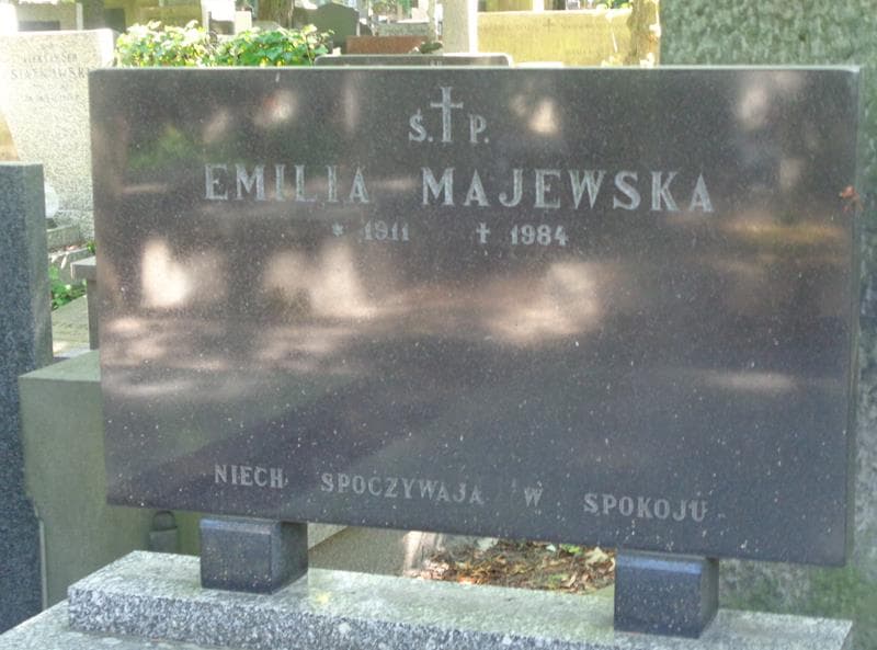 Zdjęcie grobu Emilia Majewska (2)