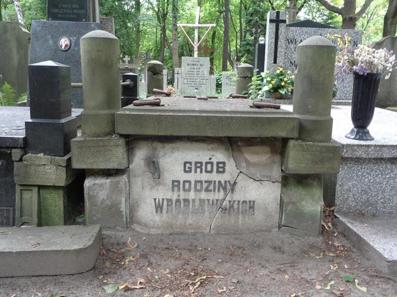 Zdjęcie grobu Wróblewscy (2)