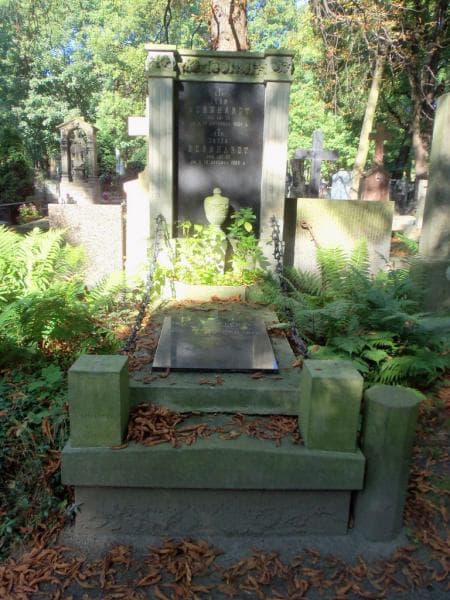 Zdjęcie grobu: Leon Bernhardt